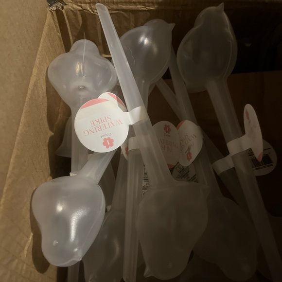 Lot of 30 plastic watering spikes for your plants - Picture 1 of 6